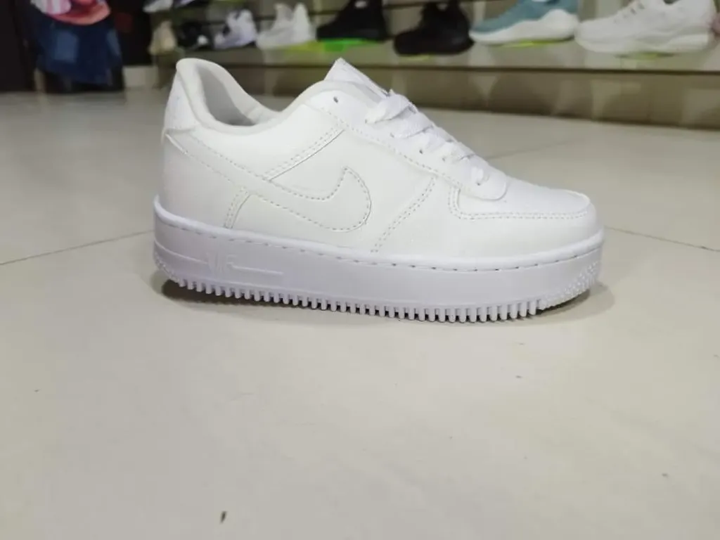 Force 1 Basic (Blanco, 21)